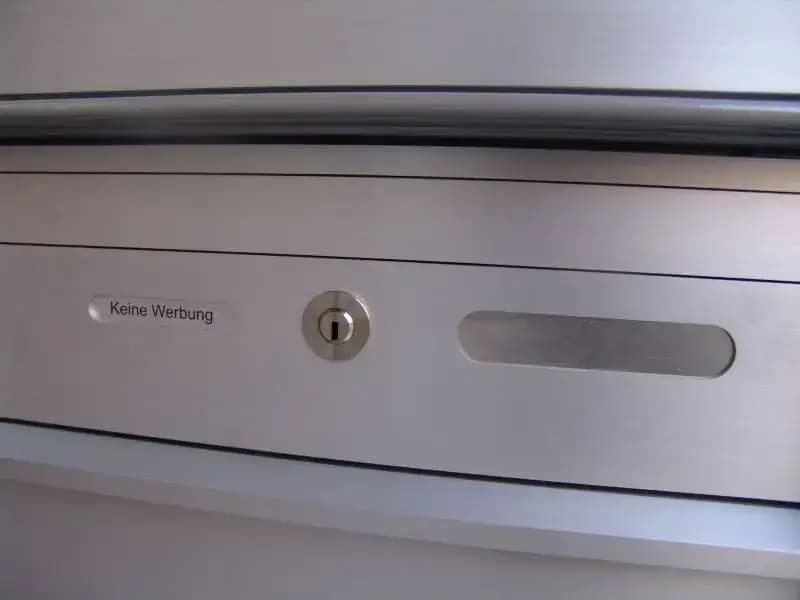 Briefkasten mit Schild «Keine Werbung»
