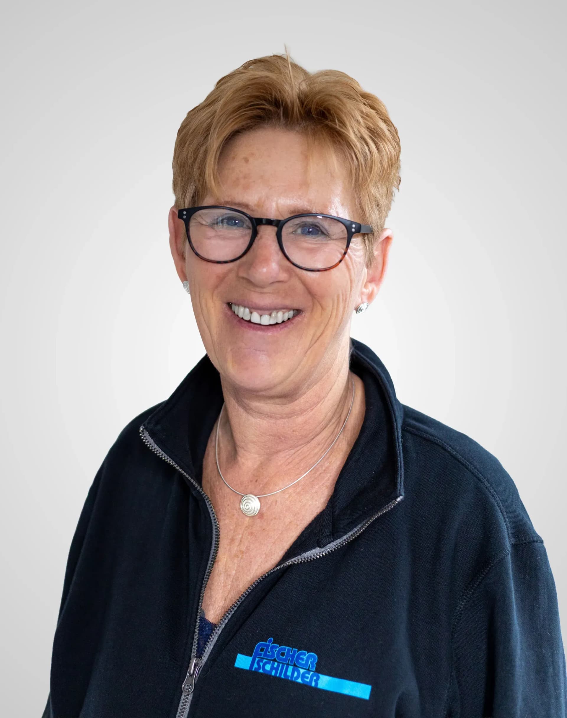 Claudia Fauser, Produktion, Sachbearbeitung und Rechnungswesen bei Fischer Schilder